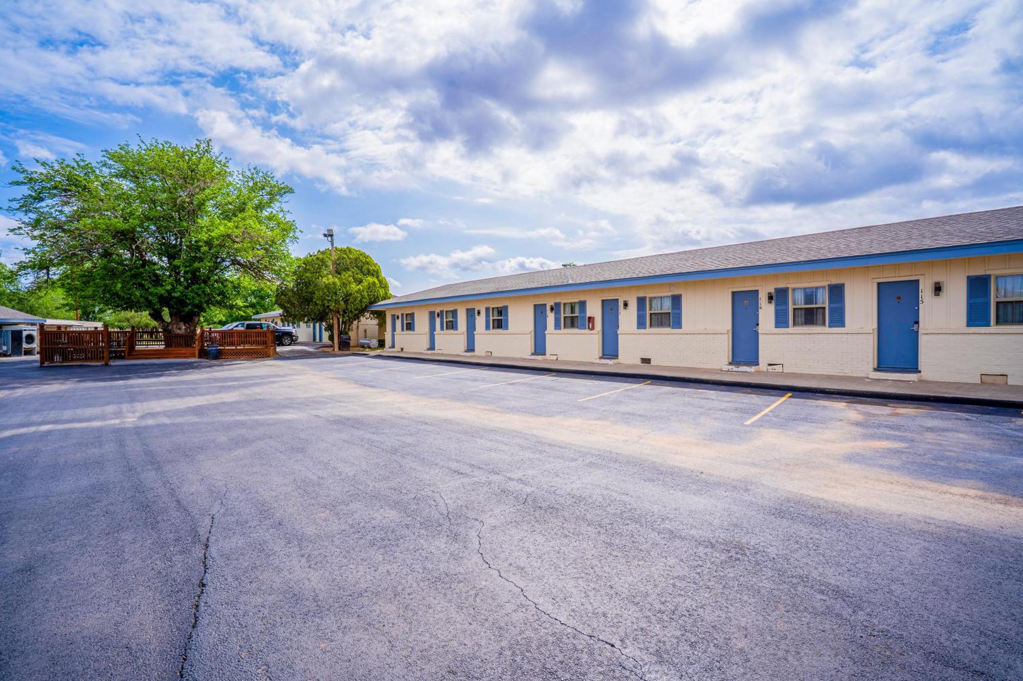 Purple Sage By Oyo Snyder Tx Motel Bagian luar foto